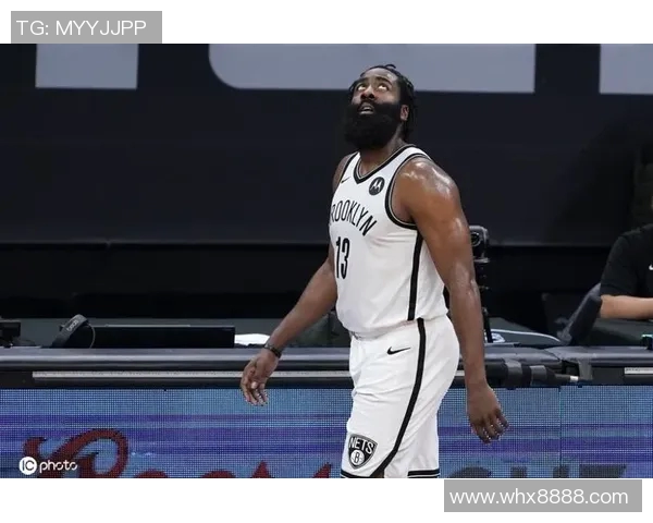 科隆后卫许伯斯右膝重伤恐缺席数月球队面临严峻考验