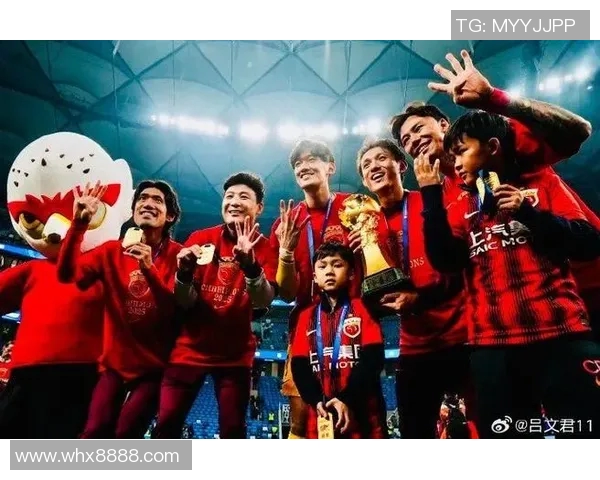 海港三连冠荣耀时刻团结奋进铸就传奇成就辉煌历史 海港三连冠荣耀时刻团结奋进铸就传奇成就辉煌历史