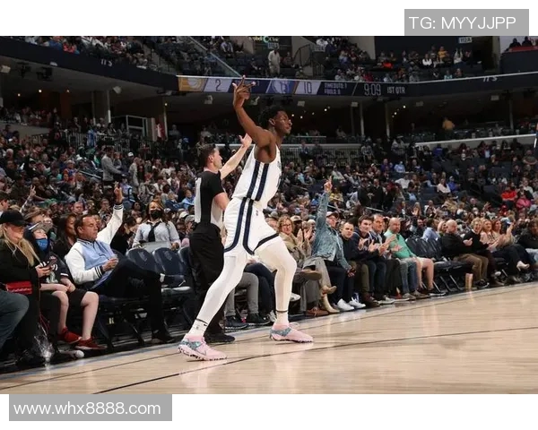 莫斯利称赞泰厄斯琼斯开局表现为球队注入活力奠定比赛基调